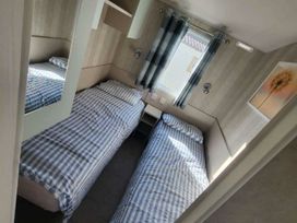Blue Dolphin Holiday Park - Holiday Accommodation 17029 - North Yorkshire (incl. Whitby) - 1186187 - thumbnail photo 7