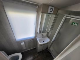 Blue Dolphin Holiday Park - Holiday Accommodation 17029 - North Yorkshire (incl. Whitby) - 1186187 - thumbnail photo 9