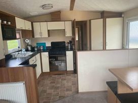 The Grange, Ingoldmells - Holiday Accommodation 17033 - Lincolnshire - 1186189 - thumbnail photo 3
