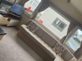 The Grange, Ingoldmells - Holiday Accommodation 17033 - Lincolnshire - 1186189 - thumbnail photo 8