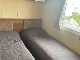 The Grange, Ingoldmells - Holiday Accommodation 17033 - Lincolnshire - 1186189 - thumbnail photo 11