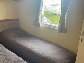 The Grange, Ingoldmells - Holiday Accommodation 17033 - Lincolnshire - 1186189 - thumbnail photo 12