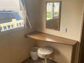 The Grange, Ingoldmells - Holiday Accommodation 17033 - Lincolnshire - 1186189 - thumbnail photo 13