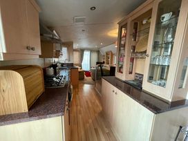 Cayton Bay Caravan Park - Holiday Accommodation 17038 - North Yorkshire (incl. Whitby) - 1186190 - thumbnail photo 6