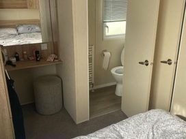 Lyons Robin Hood - Holiday Accommodation 17047 - North Wales - 1186192 - thumbnail photo 5