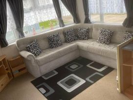 Happy Days Holiday Homes - Holiday Accommodation 17061 - Lincolnshire - 1186195 - thumbnail photo 2