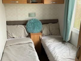 Hopton Holiday Village - Holiday Accommodation 17065 - Suffolk & Essex - 1186198 - thumbnail photo 9