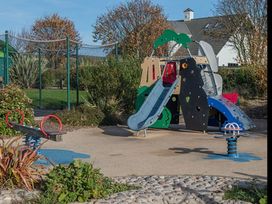 Hopton Holiday Village - Holiday Accommodation 17065 - Suffolk & Essex - 1186198 - thumbnail photo 15