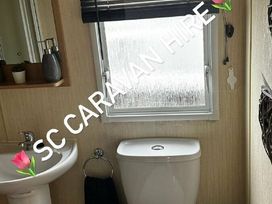 Greenacres Holiday Park - Holiday Accommodation 17074 - North Wales - 1186200 - thumbnail photo 8