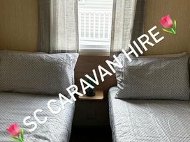 Greenacres Holiday Park - Holiday Accommodation 17074 - North Wales - 1186200 - thumbnail photo 12