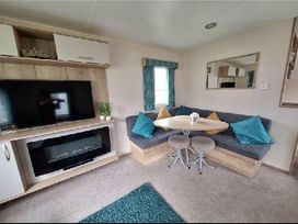 Combe Haven Holiday Park - Holiday Accommodation 17076 - Kent & Sussex - 1186201 - thumbnail photo 7