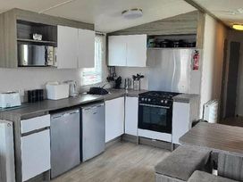 Trelawne Manor Holiday Park - Holiday Accommodation 1708 - Devon - 1186204 - thumbnail photo 8