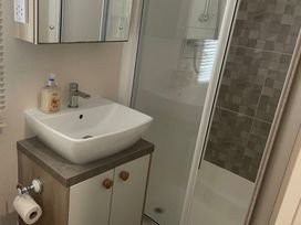 Seal Bay Resort - Holiday Accommodation 17093 - Hampshire - 1186206 - thumbnail photo 9