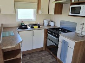 Seal Bay Resort - Holiday Accommodation 17095 - Hampshire - 1186208 - thumbnail photo 2