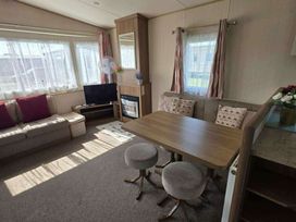 Seal Bay Resort - Holiday Accommodation 17095 - Hampshire - 1186208 - thumbnail photo 3