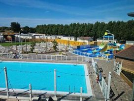 Seal Bay Resort - Holiday Accommodation 17095 - Hampshire - 1186208 - thumbnail photo 13