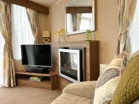 Aberdunant Hall Holiday Park - Holiday Accommodation 17100 - North Wales - 1186211 - thumbnail photo 6