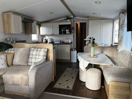 Unity Holiday Resort - Holiday Accommodation 17106 - Somerset & Wiltshire - 1186212 - thumbnail photo 5