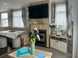 Unity Holiday Resort - Holiday Accommodation 17106 - Somerset & Wiltshire - 1186212 - thumbnail photo 7