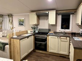 Unity Holiday Resort - Holiday Accommodation 17106 - Somerset & Wiltshire - 1186212 - thumbnail photo 8