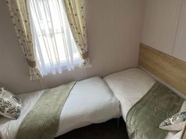 Unity Holiday Resort - Holiday Accommodation 17106 - Somerset & Wiltshire - 1186212 - thumbnail photo 14