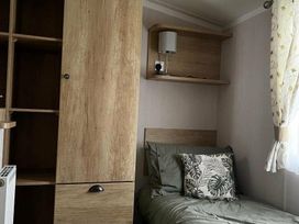 Unity Holiday Resort - Holiday Accommodation 17106 - Somerset & Wiltshire - 1186212 - thumbnail photo 15