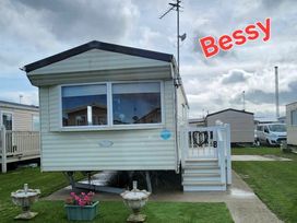 Lyons Winkups and Primrose - Holiday Accommodation 17133 - North Wales - 1186218 - thumbnail photo 1