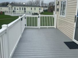Seal Bay Resort - Holiday Accommodation 17135 - Hampshire - 1186219 - thumbnail photo 9