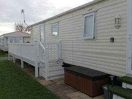 Marine Holiday Park - Holiday Accommodation 17147 - North Wales - 1186226 - thumbnail photo 2