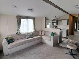 Hayling Island Holiday Park - Meadow Bay Villages - Holiday Accommodation 17153 - Hampshire - 1186229 - thumbnail photo 8