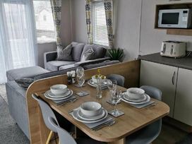 Patrington Haven Leisure Park - Holiday Accommodation 17157 - North Yorkshire (incl. Whitby) - 1186230 - thumbnail photo 3