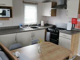 Patrington Haven Leisure Park - Holiday Accommodation 17157 - North Yorkshire (incl. Whitby) - 1186230 - thumbnail photo 4