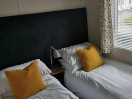 Patrington Haven Leisure Park - Holiday Accommodation 17157 - North Yorkshire (incl. Whitby) - 1186230 - thumbnail photo 6