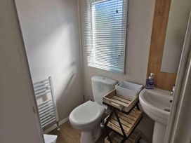 Patrington Haven Leisure Park - Holiday Accommodation 17157 - North Yorkshire (incl. Whitby) - 1186230 - thumbnail photo 7