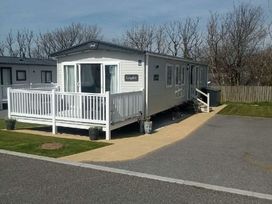 Pentire Costal Holiday Park - Holiday Accommodation 17170 - Cornwall - 1186232 - thumbnail photo 18