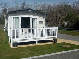 Pentire Costal Holiday Park - Holiday Accommodation 17170 - Cornwall - 1186232 - thumbnail photo 19