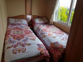 Happy Days Caravan Park - Holiday Accommodation 17182 - North Wales - 1186235 - thumbnail photo 5