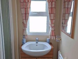 Happy Days Caravan Park - Holiday Accommodation 17182 - North Wales - 1186235 - thumbnail photo 7