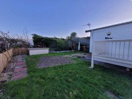 Unity Holiday Resort - Holiday Accommodation 17205 - Somerset & Wiltshire - 1186242 - thumbnail photo 2