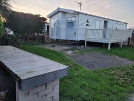 Unity Holiday Resort - Holiday Accommodation 17205 - Somerset & Wiltshire - 1186242 - thumbnail photo 4