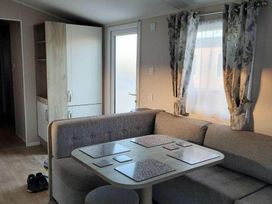 Unity Holiday Resort - Holiday Accommodation 17205 - Somerset & Wiltshire - 1186242 - thumbnail photo 11