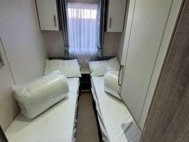 Unity Holiday Resort - Holiday Accommodation 17205 - Somerset & Wiltshire - 1186242 - thumbnail photo 16