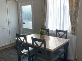 Primrose Valley Holiday Park - Holiday Accommodation 17209 - North Yorkshire (incl. Whitby) - 1186243 - thumbnail photo 2