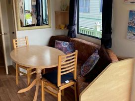 Happy Days Leisure - Holiday Accommodation 17214 - Lincolnshire - 1186245 - thumbnail photo 8