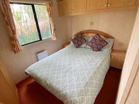 Happy Days Leisure - Holiday Accommodation 17214 - Lincolnshire - 1186245 - thumbnail photo 10