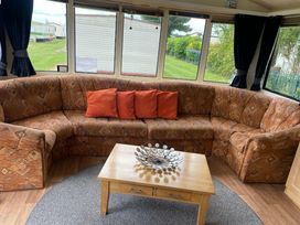 Happy Days Leisure - Holiday Accommodation 17214 - Lincolnshire - 1186245 - thumbnail photo 11