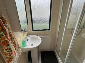 Happy Days Leisure - Holiday Accommodation 17214 - Lincolnshire - 1186245 - thumbnail photo 18