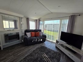 Trecco Bay - Holiday Accommodation 17223 - Somerset & Wiltshire - 1186247 - thumbnail photo 5