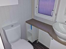 Trecco Bay - Holiday Accommodation 17223 - Somerset & Wiltshire - 1186247 - thumbnail photo 14