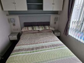 Trecco Bay - Holiday Accommodation 17223 - Somerset & Wiltshire - 1186247 - thumbnail photo 15